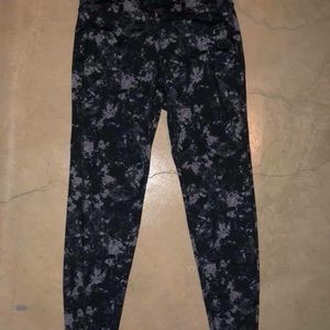 Old navy leggings size medium